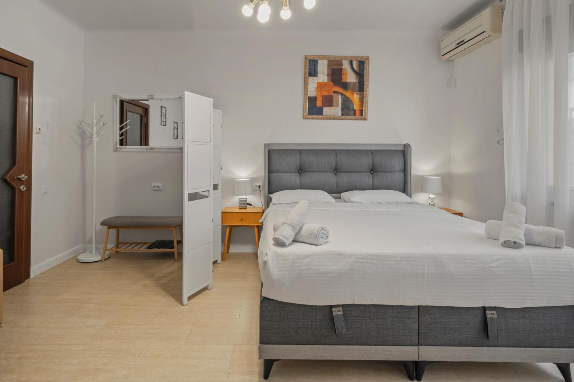 Upscale Studio, Walking Distance From The Old Town 布加勒斯特 外观 照片